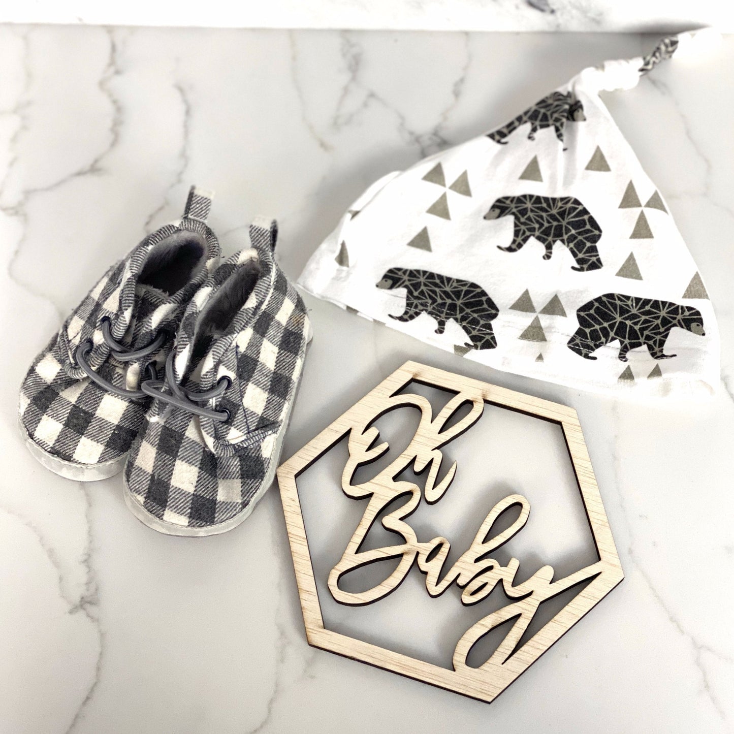 Oh Baby wood sign gender reveal maternity photo