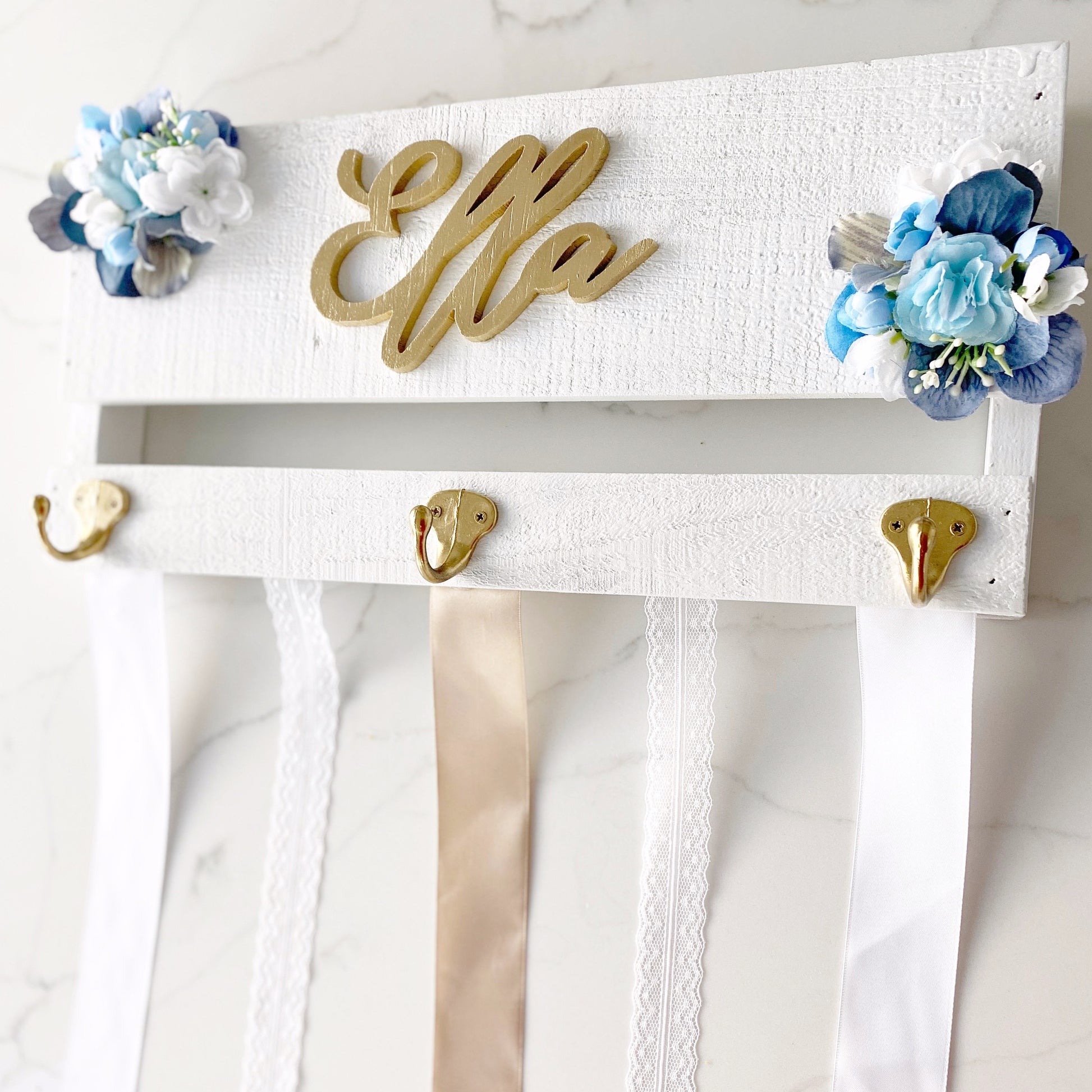 Custom Bow Holder Headband Holder Name Sign, Personalized Bow, Bow Holder with Flowers, Baby Shower Gift Girl, Girl Nursery Wall Decor