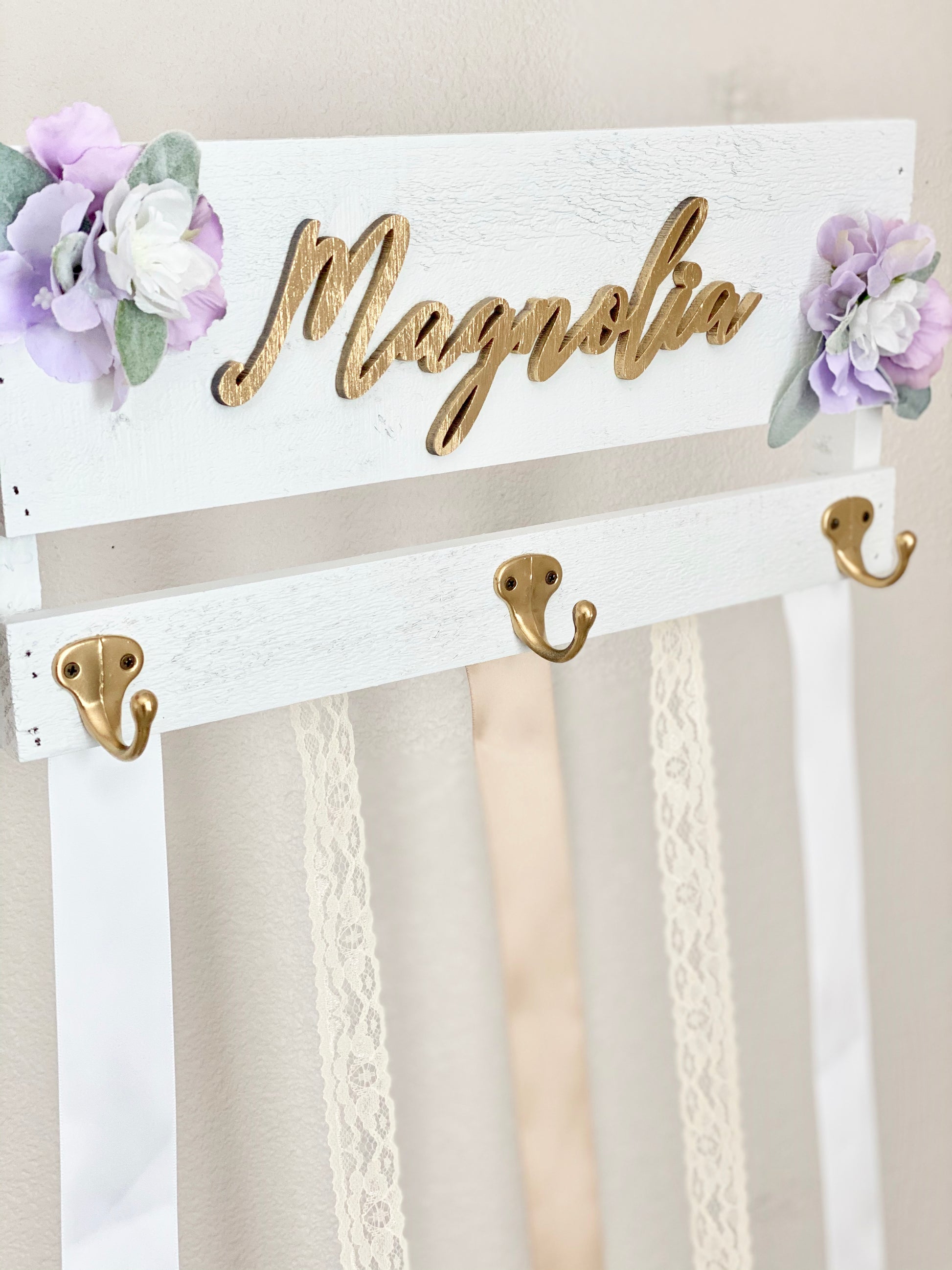 Custom Bow Holder Headband Holder Name Sign, Personalized Bow, Bow Holder with Flowers, Baby Shower Gift Girl, Girl Nursery Wall Decor