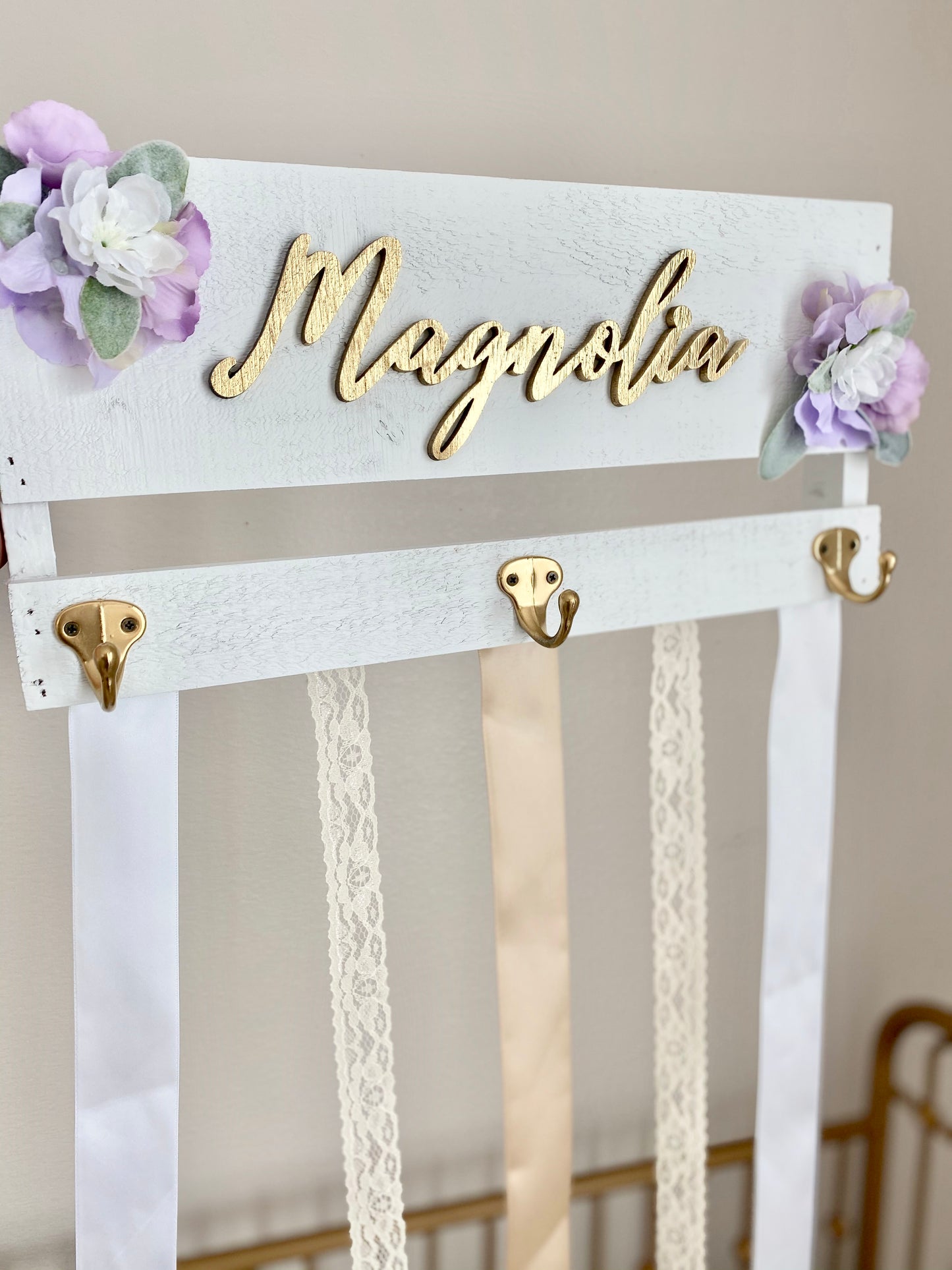 Custom Bow Holder Headband Holder Name Sign, Personalized Bow, Bow Holder with Flowers, Baby Shower Gift Girl, Girl Nursery Wall Decor