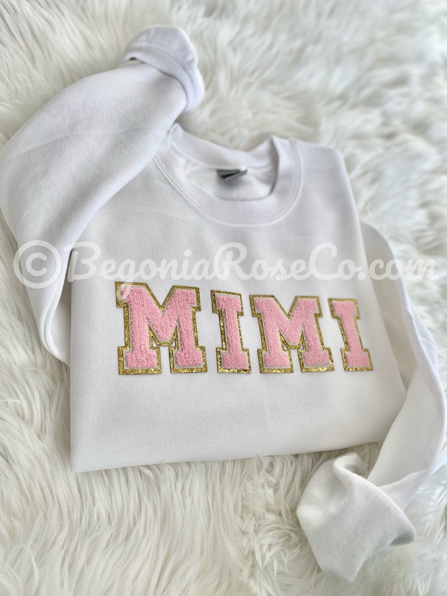 GIGI chenille patch crewneck sweatshirt sand color for grandmother