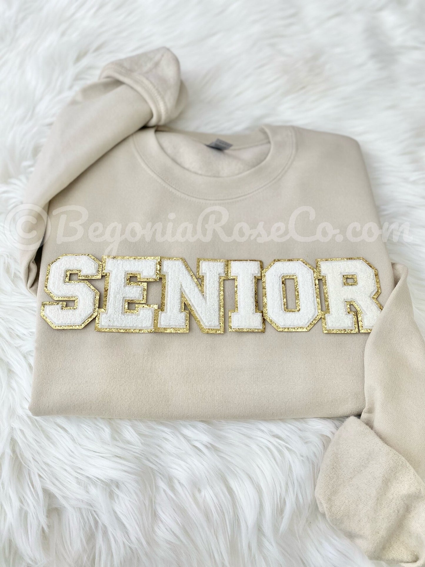 SENIOR patch crewneck sweatshirt sand - graduation gift senior letterman style