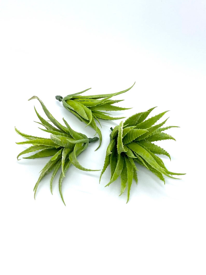 Light Green Artificial Aloe Succulent Pick Green Aloe Fake Succulent Decor Terrarium Plant Succulent Aloe Plant Aloe Pick Fake Aloe Greenery