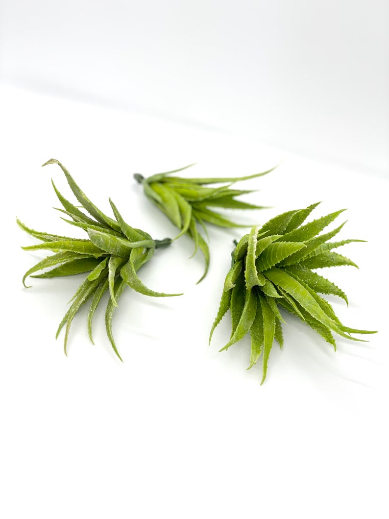 Light Green Artificial Aloe Succulent Pick Green Aloe Fake Succulent Decor Terrarium Plant Succulent Aloe Plant Aloe Pick Fake Aloe Greenery