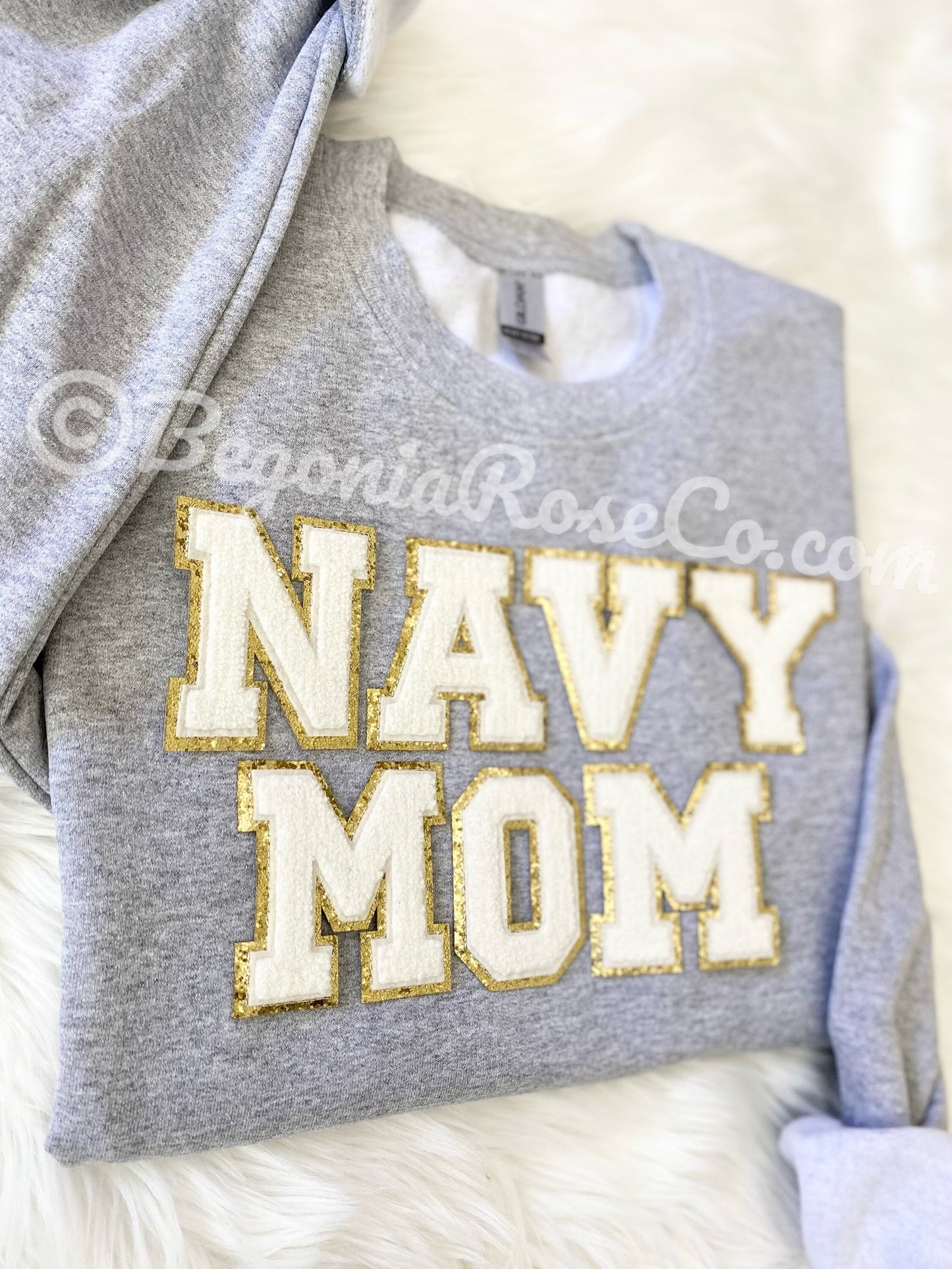 NAVY MOM patch crewneck sweatshirt in grey - proud navy mom shirt