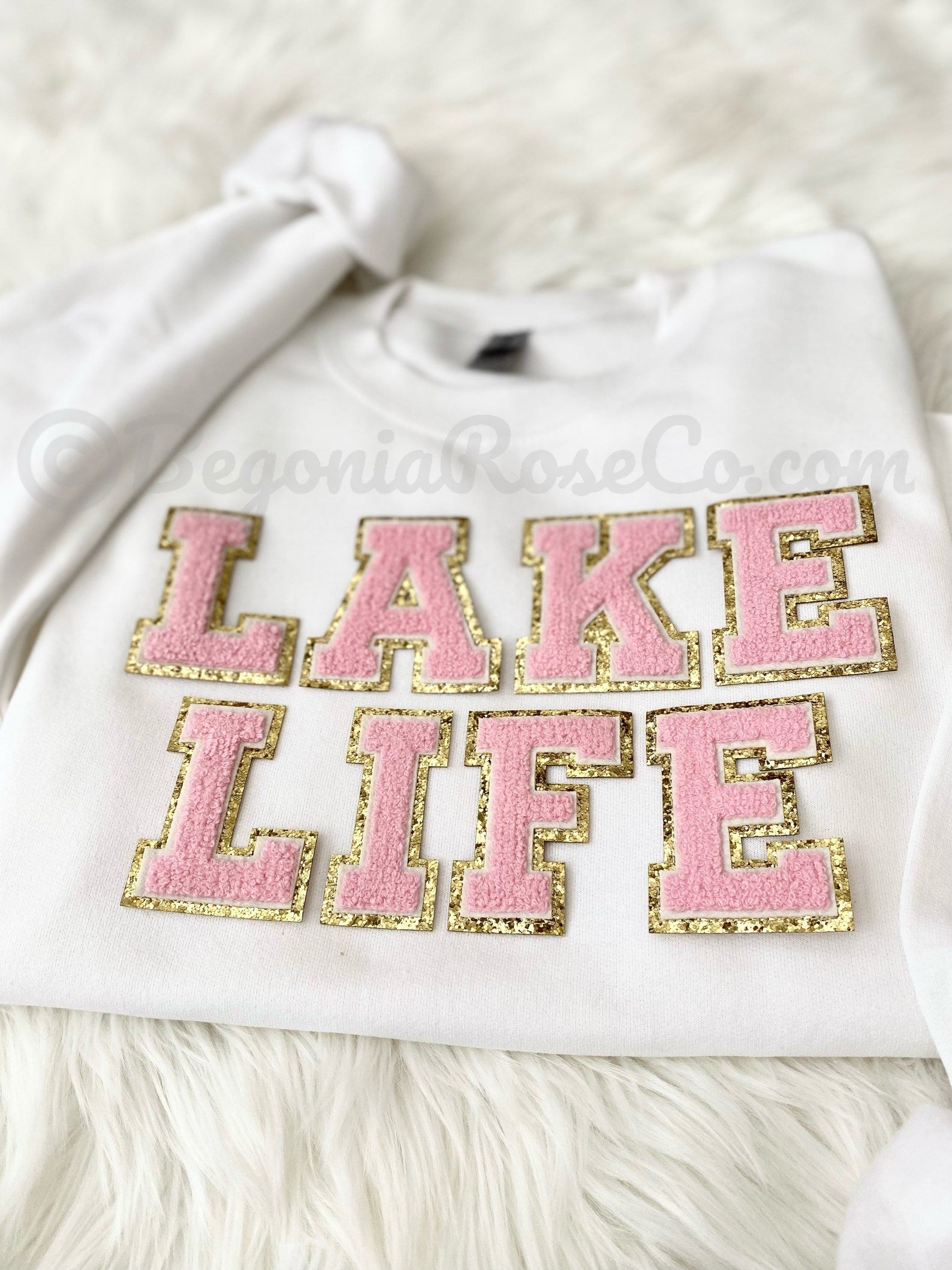 LAKE LIFE patch sweatshirt in black - lake house sweatshirt gift