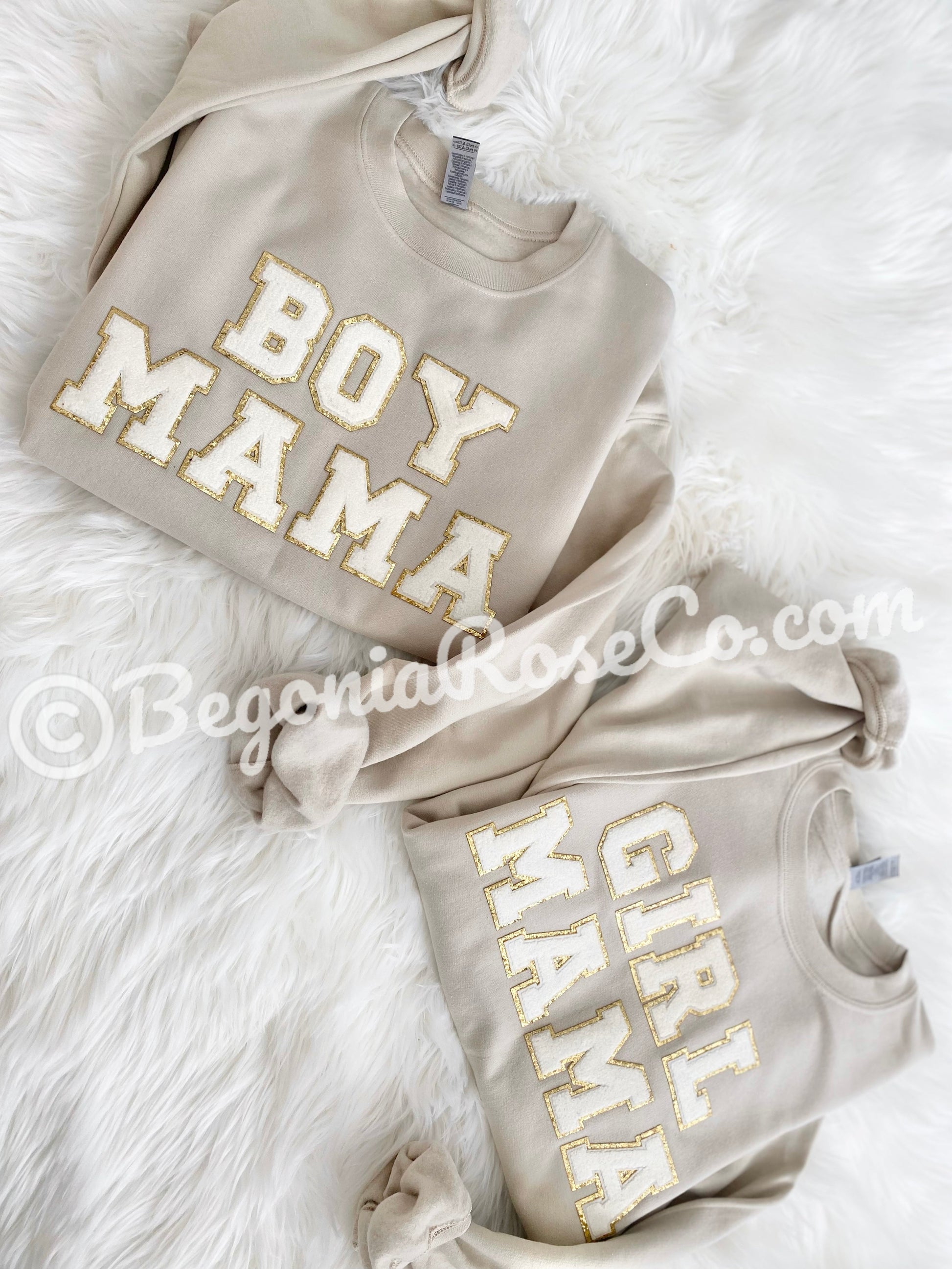 BOY MOM patch crewneck sweatshirt black with chenille letter close-up